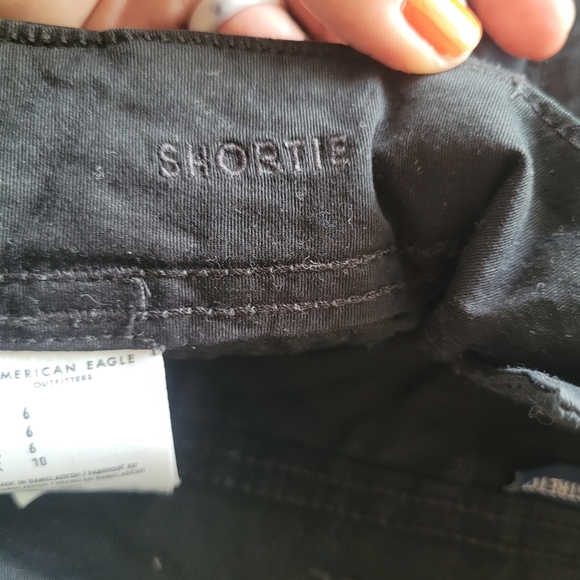 AMERICAN EAGLE Khaki Shortie Shorts in Black ** Size 6 ** NEW!!! - Picture 8 of 9